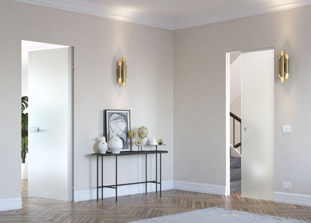 ECLISSE flush-to-the-wall glass hinged door