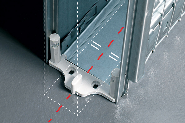 ECLISSE self-centering door guide